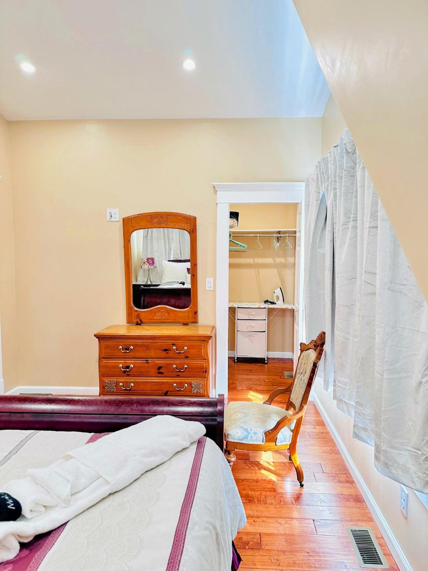 Apartment Delightful Dwelling Buffalo